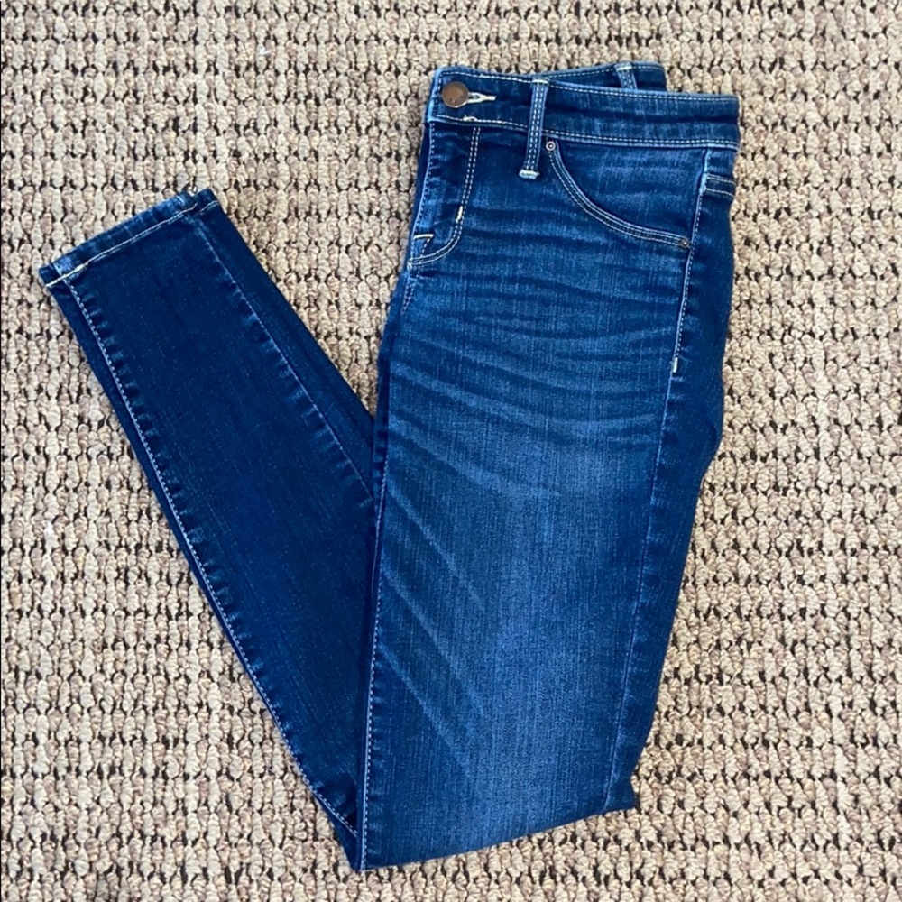 Mid-rise jeans